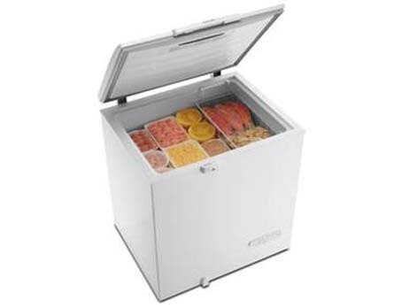 Muita praticidade - Abrir o seu freezer &eacute; f&aacute;cil a partir do puxador ergon&ocirc;mico
