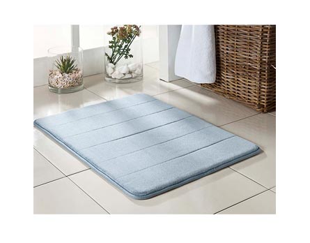Decore o seu banheiro - Com esse belo tapete azul